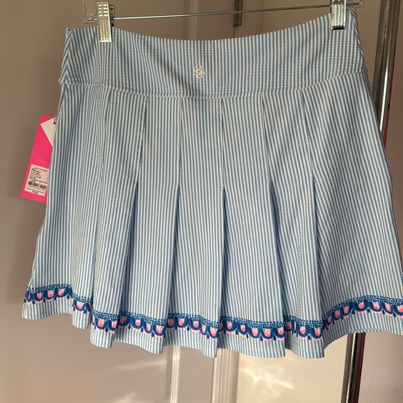 Lilly Pulitzer Luxletic skort
Size 6. Brand new with tags.
UPF 50+ - Picture 2 of 3
